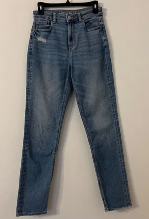 American Eagle Stretch Mom Jean Blue size 4 Long semi distressed look thumbnail 1