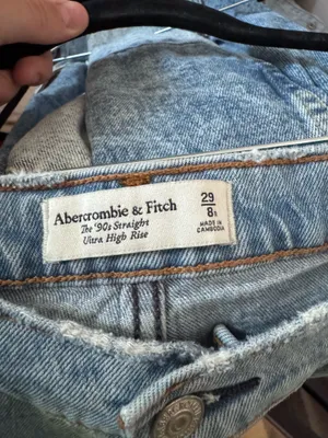 Abercrombie High-Rise Jeans thumbnail 4