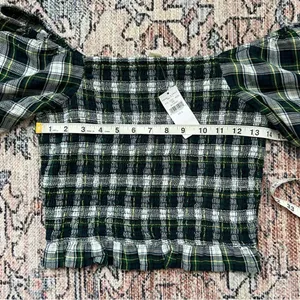American Eagle NWT Trendy Plaid Puff Sleeve Top Green Navy White Smocked Crop thumbnail 7