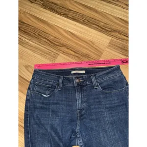 Levi's 535 Women's Sz 31 Super Skinny Jeans Front Pipe Dark‎ Denim Raw Hem thumbnail 7