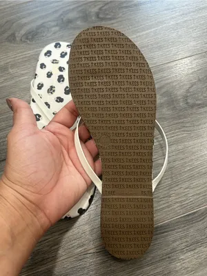 TKEES Alice + Olivia Lily Flip Flop in Women's size 8 thumbnail 2