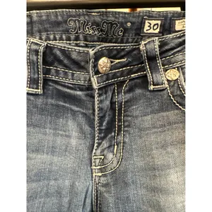 Miss Me Signature Bootcut Jeans Medium Wash Embroidered Feather Size 30 flaw thumbnail 4