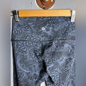 Lululemon Wunder Under Hi-Rise 1/2 Tight *Full-On Luxtreme 17 size 4 thumbnail 5