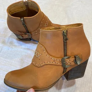 Anthropologie Stivali Maipore Western Ankle Boots Brune 37/ US 6.5/7‎ thumbnail 1