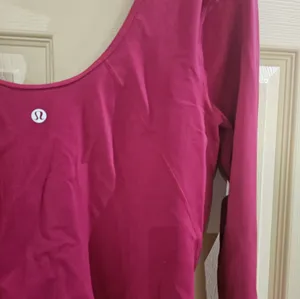 Lululemon Crop Top thumbnail 6