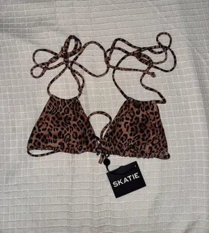 Skatie Cheetah Bikini Top thumbnail 1