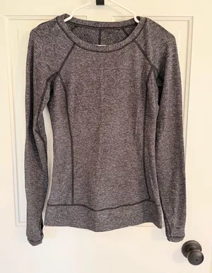 Lululemon Heathered Black Long Sleeve Thumbhole Running‎ Top Size 4 thumbnail 1