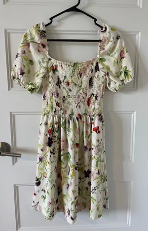 Floral Midi Dress With Sweetheart Neckline thumbnail 3