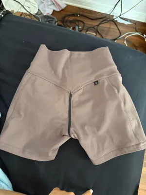 Seamless Crossover Sculpt Legging Shorts with Pockets thumbnail 3