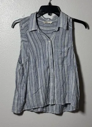 Hollister Women Gray Stripes Sleeveless‎ Button Down Shirt size L. thumbnail 1