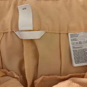 H&M Women's Straight Leg Trouser Size US 4 thumbnail 3