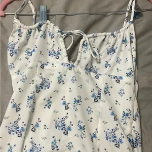 Princess Polly Floral White and Blue Dress thumbnail 2