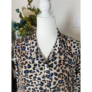 Hesed Women Leopard Print Collared Button thumbnail 2