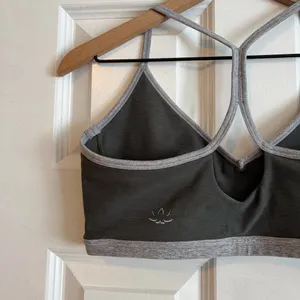 Beyond Yoga Sports Bra thumbnail 4