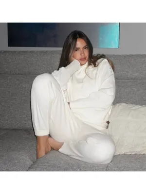 Alo Weekend Escape Joggers Ivory Waffle Thermal High-Rise Waist Cream Sweatpants thumbnail 8