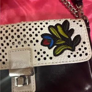Dream Control-NYC Elegant Black&White PURSE with Floral embroidered Accent thumbnail 3
