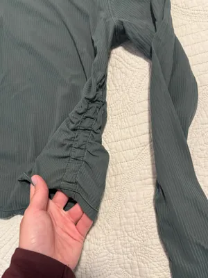 Lululemon Cropped Long Sleeve thumbnail 1