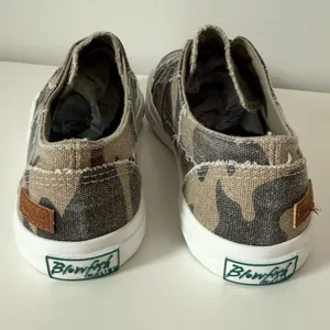 NEW Blowfish Marley Slip On Sneaker Natural Camouflage Canvas Brown Size 8.5 thumbnail 3
