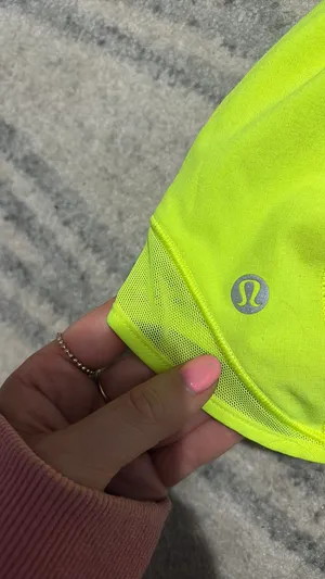 Lululemon 2.5" Hotty Hot Shorts thumbnail 4