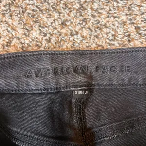 American Eagle Stretch‎ Mom Jeans Womens Size 6 Short Black Wash Denim thumbnail 2