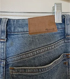 Madewell Curvy 90s Straight Jeans Petite thumbnail 4