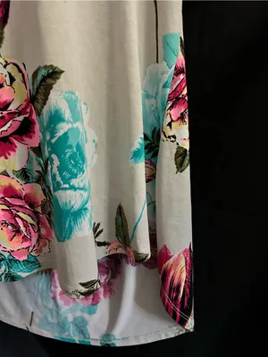 Floral V-Neck Short Sleeve Women's Top in Cream Pink & Teal LG thumbnail 3