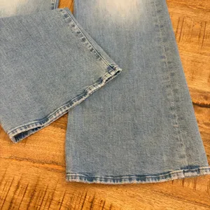 Mother Superior The Hustler Roller Sneak Jeans 26 I Confess Wide Leg Light Wash thumbnail 14