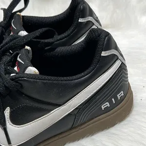 Adidas NIKE TIEMPO INDOOR SOCCER/CASUAL SNEAKERS ‎ SIZE 8.5. B87 thumbnail 3