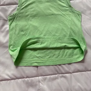 Athleta Limitless Seamless Tank Top Lime Green‎ Cropped Athletic Training Shirt thumbnail 4