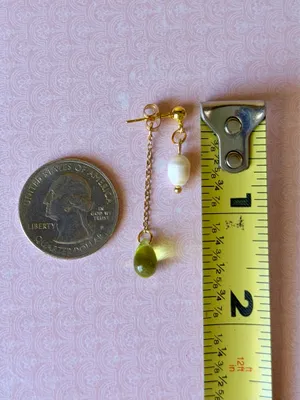 Handmade green mini teardrop Czech glass beads & freshwater pearls earrings💚 thumbnail 7