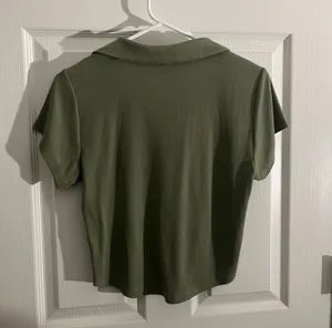 Old Navy Cropped Polo thumbnail 3