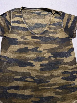 Lucky Brand Women’s XL Camo V-Neck T-Shirt Green Short Sleeve Curved Hem thumbnail 4
