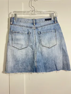 BLANKNYC Size 25 Light Wash Frayed Raw Hem Denim Mini Skirt thumbnail 3