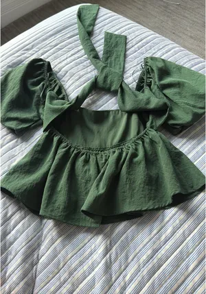 Francesca's Top Green thumbnail 2