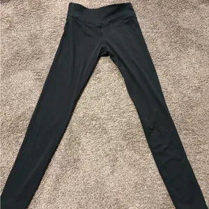 YoungLA Women’s Leggings Legacy Emerald Green Size Medium EUC SOLD OUT thumbnail 6