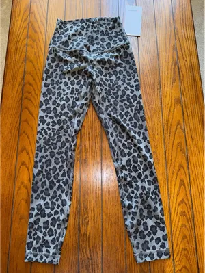 Lululemon Align High Rise 25” True Leopard Black Multi Size 4 NWT thumbnail 3