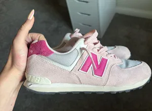 New Balance 574 Shoes thumbnail 1