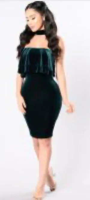 Women’s size Medium velvet like Nice body con fitting dress.Dark green thumbnail 1