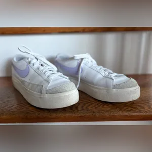 Nike Blazer White and Purple Sneakers‎ Size 11 Very Gently Used thumbnail 2