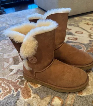 Ugg Boots thumbnail 1