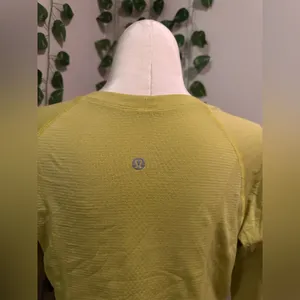 Green/Yellow Lululemon swiftly Long sleeve with thumb holes thumbnail 5