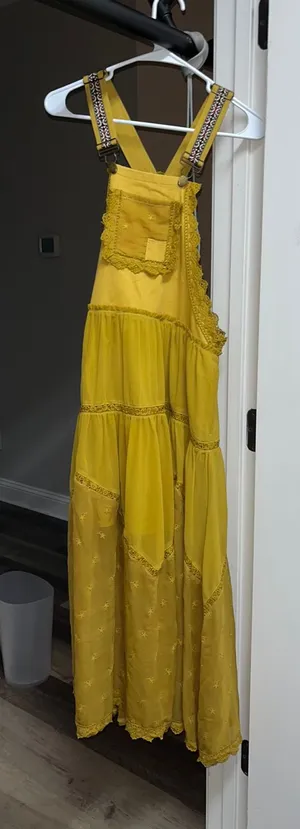 Yellow Dress Size M thumbnail 1