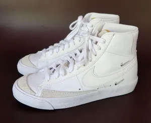 Nike blazer mid ‘77 with metallic swoosh thumbnail 1