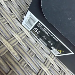 Air Jordan 1 Low GS Pink Foam Hyper Pink 5.5Y/7W thumbnail 8