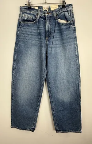 Universal Threads Relaxed Fit Blue Jeans thumbnail 1