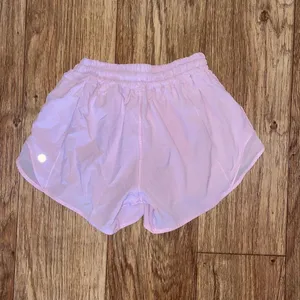 Lululemon Hotty Hot Short II *Long 4" thumbnail 4