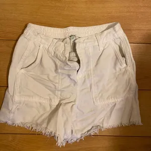 White Arie Shorts American Eagle thumbnail 1