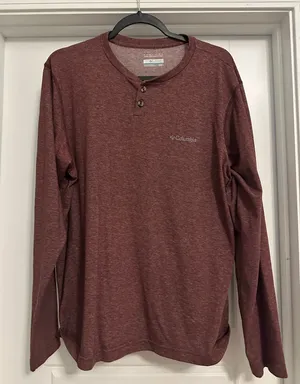 Burgundy Columbia button up long sleeve thumbnail 1