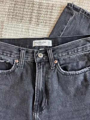 Abercrombie and Fitch The Slouchy Jean thumbnail 2