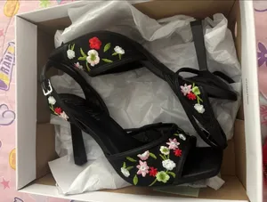 Heels thumbnail 1